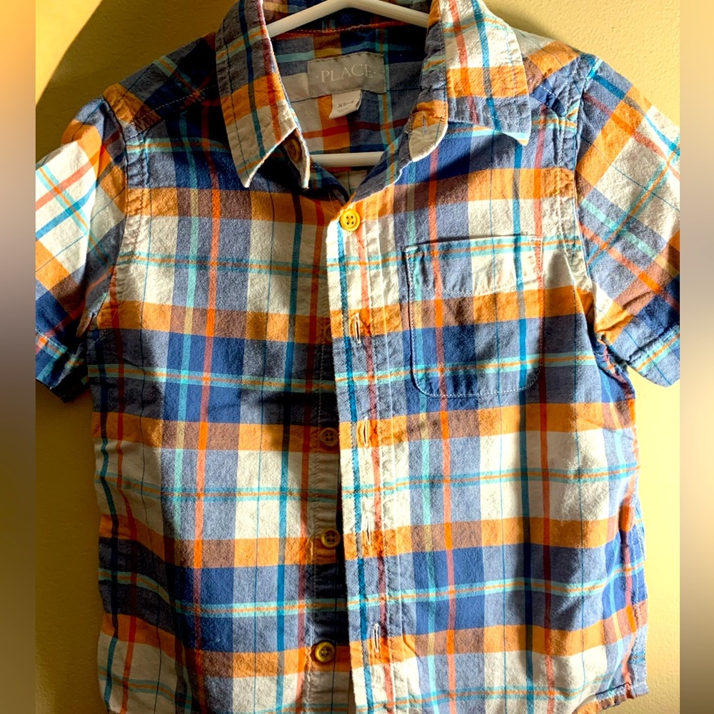 4 short sleeve Children’s Place shirts size 4-Xs